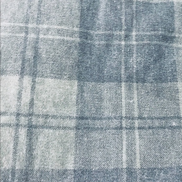 CAUSAL BUTTON DOWN - Picture 2 of 2